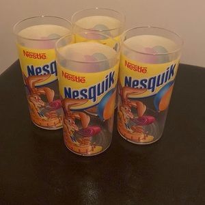 Vintage set of 4 Nestle Nesquick Plastic Tumblers